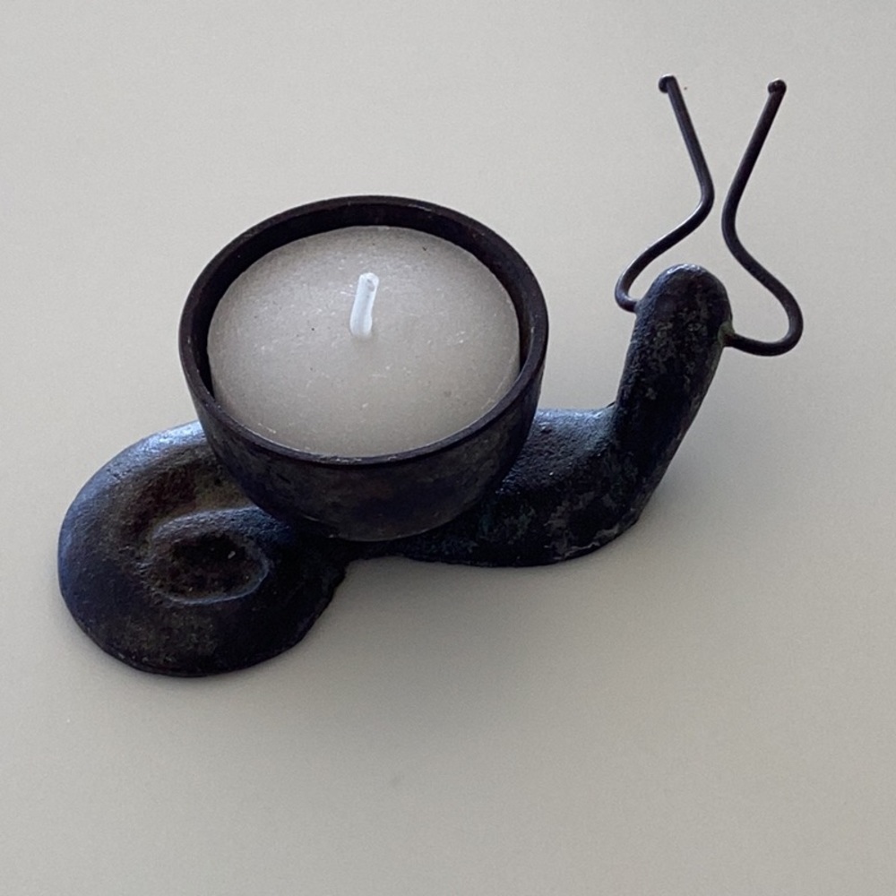 ADORABLE SNAIL TEA LIGHT HOLDER - Picture 2 of 5